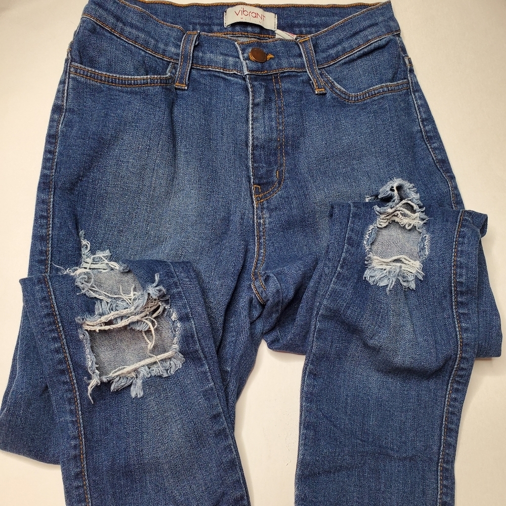 Vibrant M.I.U. || Skinny Jeans Distressed Look